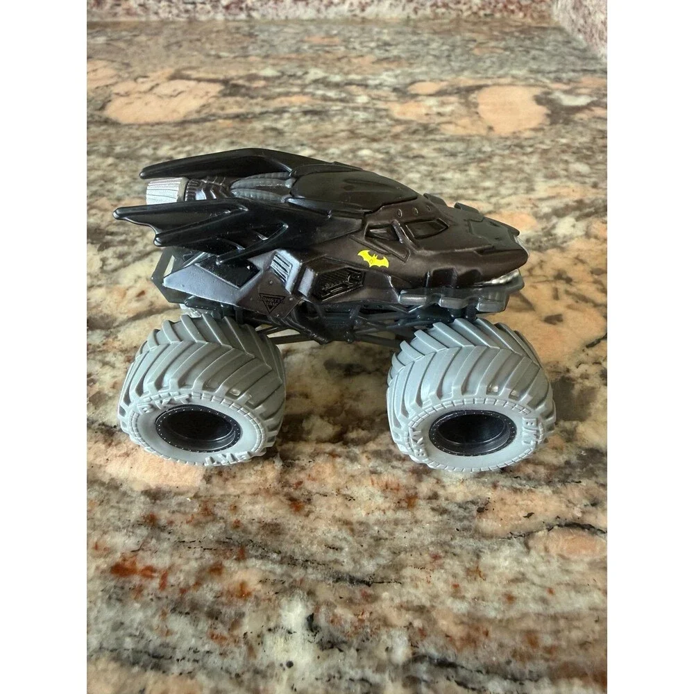 1/24 scale Hot Wheels Monster Jam BATMOBILE Batman Truck